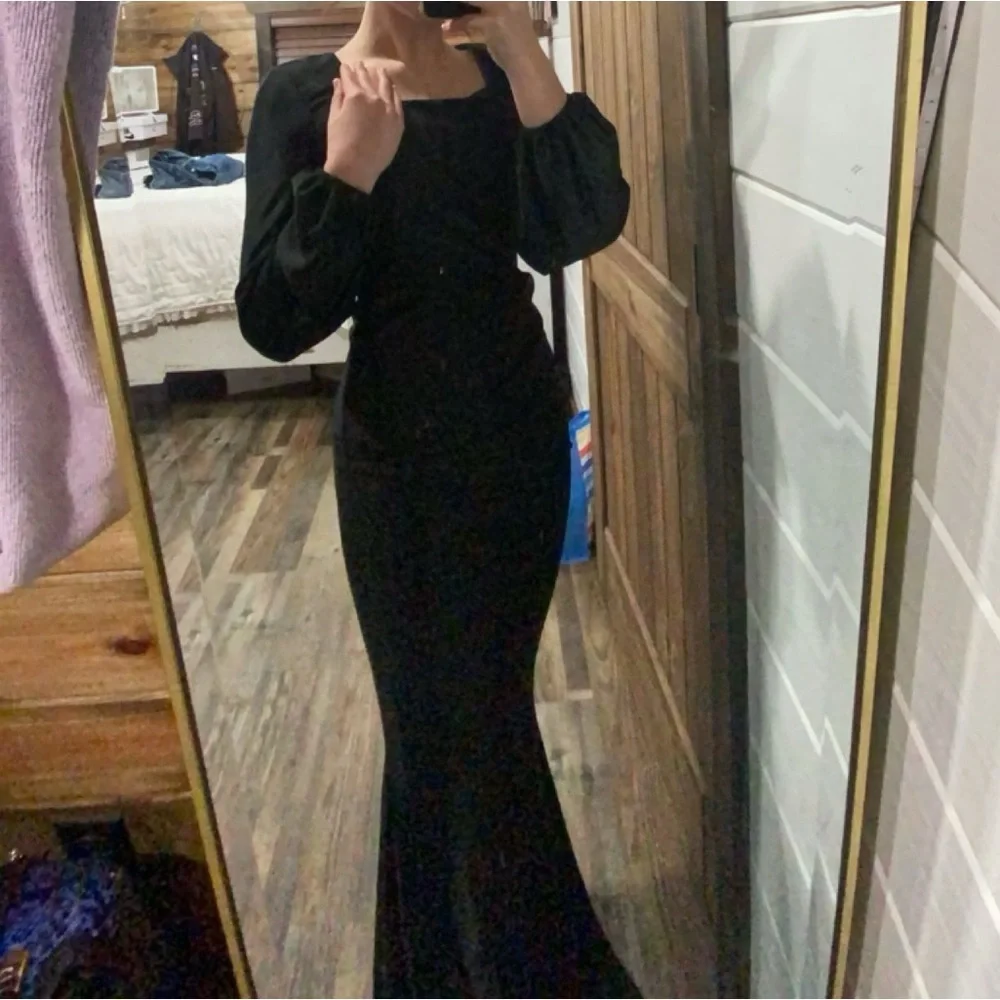 Black formal dress - Picture 2 of 3